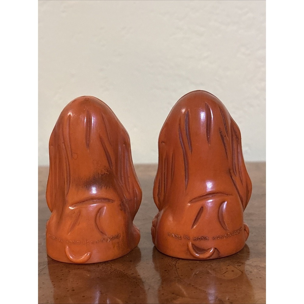 Vintage 1970s Basset Hound Dog Salt & Pepper Shakers Orange Plastic - Picture 4 of 7